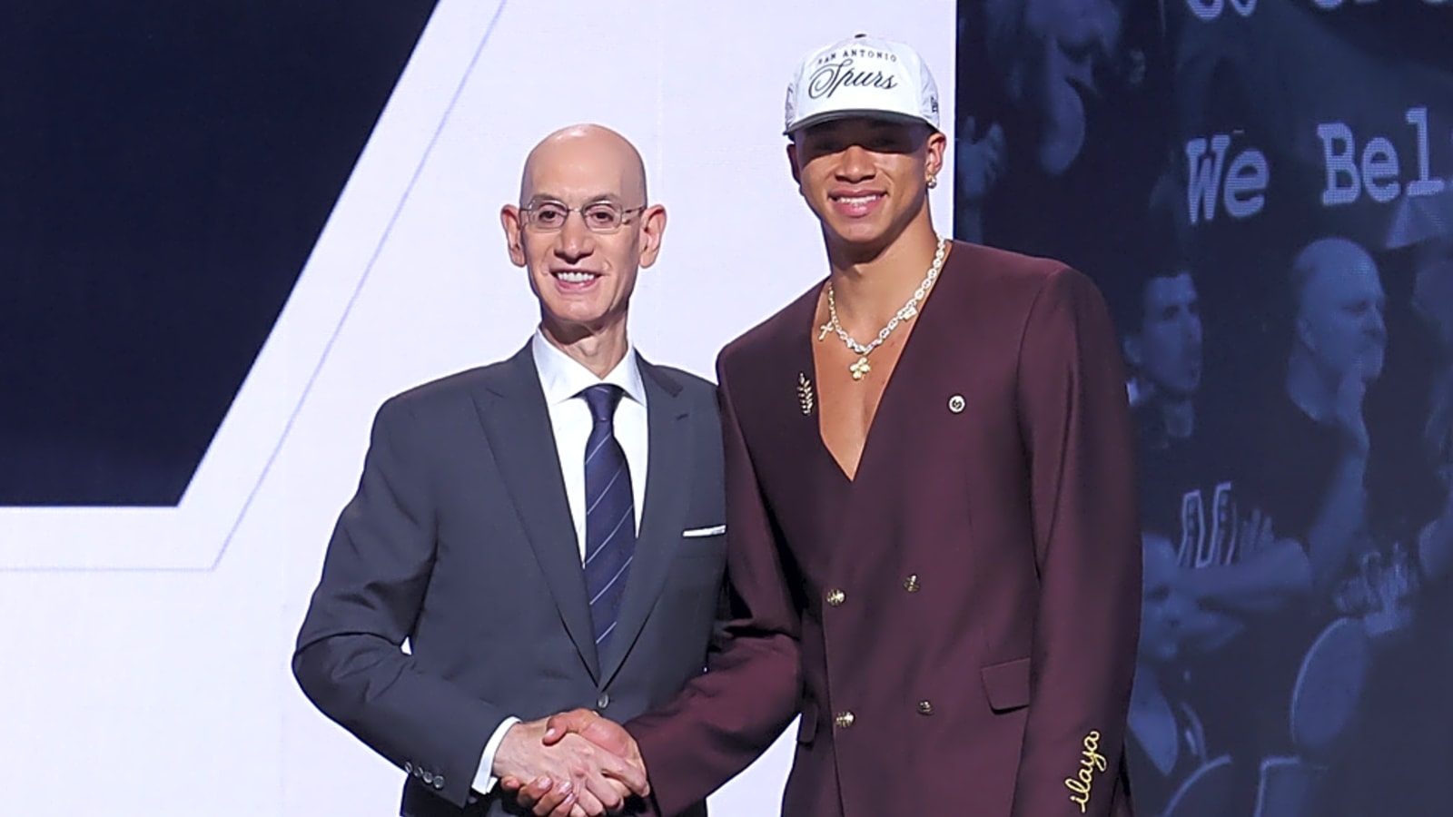 Spurs pick promising combo forward at No. 14