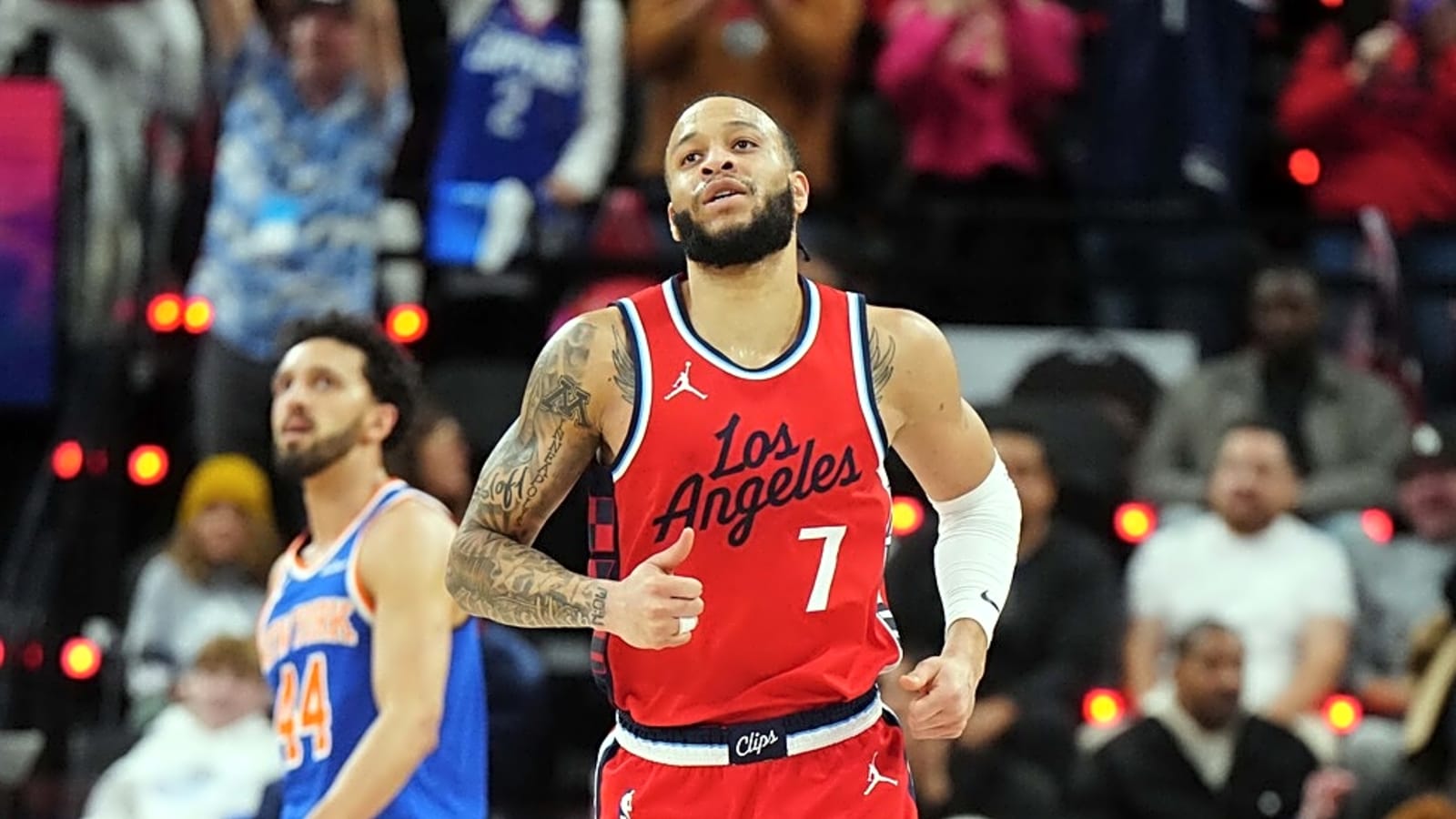 Bucks add former Clippers guard on training-camp pact