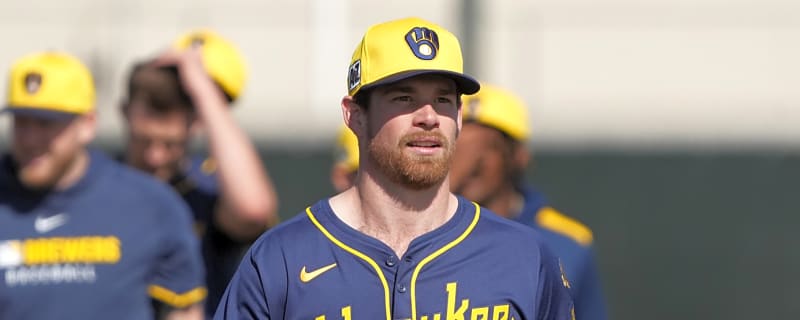Brewers' rotation takes small hit after lefty opts out of deal