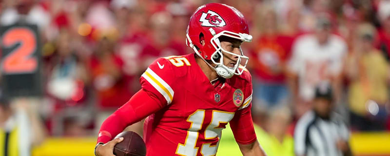 Chiefs' Patrick Mahomes provides update on his knee