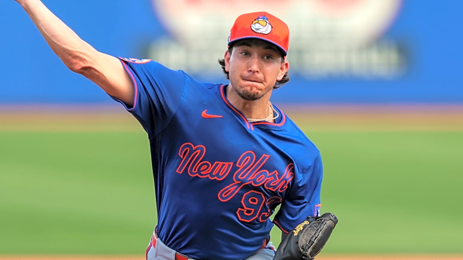 Rangers claim former Mets pitcher