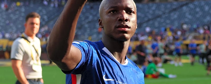 5/5 long balls, 7 passes into final third and 97% pass completion – Chelsea midfield turns into Xavi