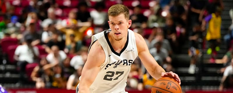 Spurs Sign Kyle Mangas To Two-Way Deal, Waive Riley Minix