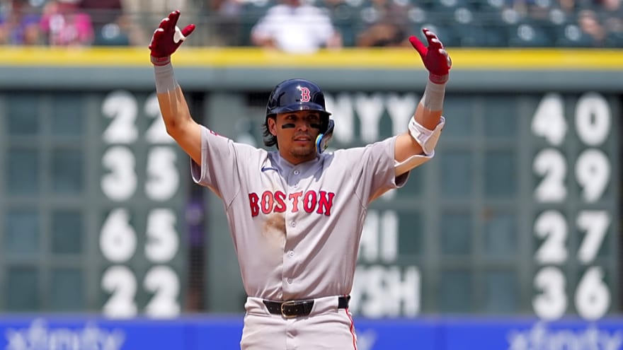 Boston Red Sox hold off New York Yankees to sweep weekend series
