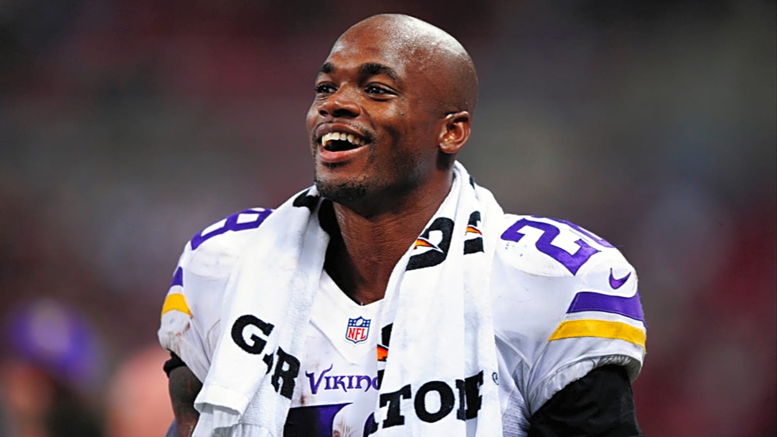 Adrian Peterson set to be inducted into Vikings Ring of Honor