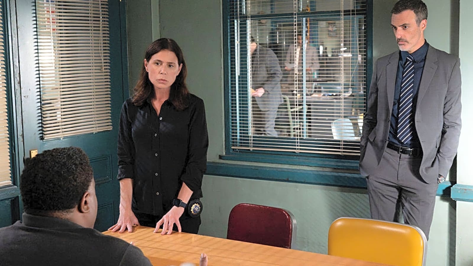 ‘Law & Order’: Maura Tierney & Reid Scott Talk Return of Riley’s Brother, Brady in Interrogation & More