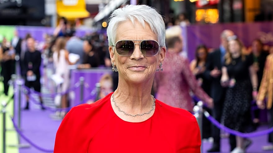 Jamie Lee Curtis to take social media break