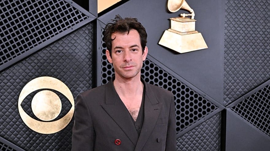 Mark Ronson recalls bizarre night in Michael Jackson&#39;s hotel room
