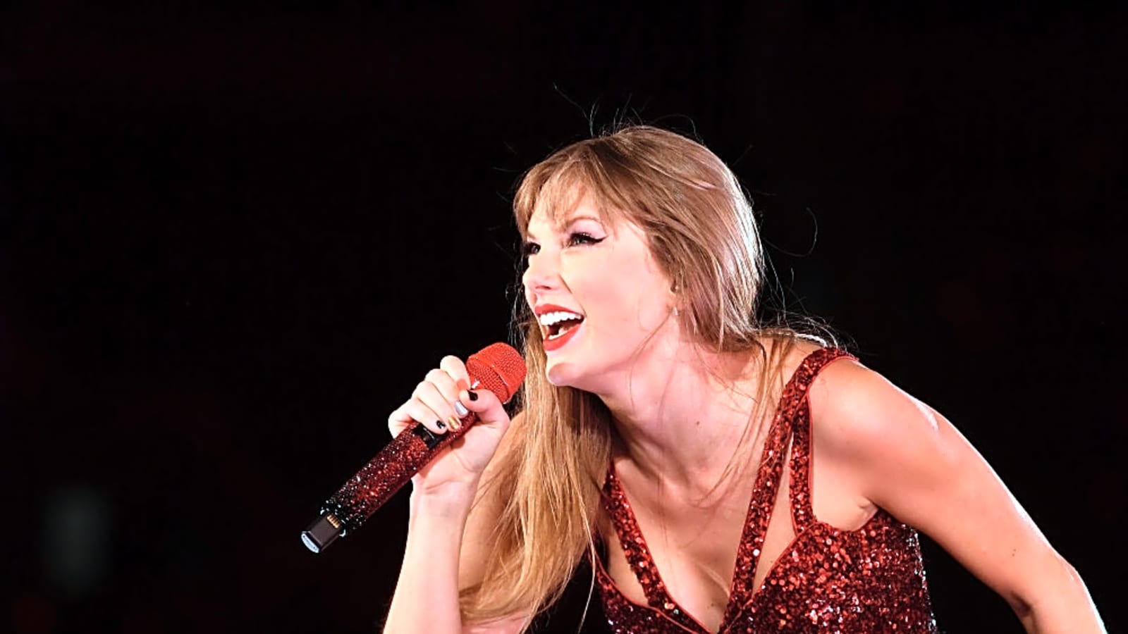 Taylor Swift&#39;s Reputation re-enters Top 5 of Billboard chart