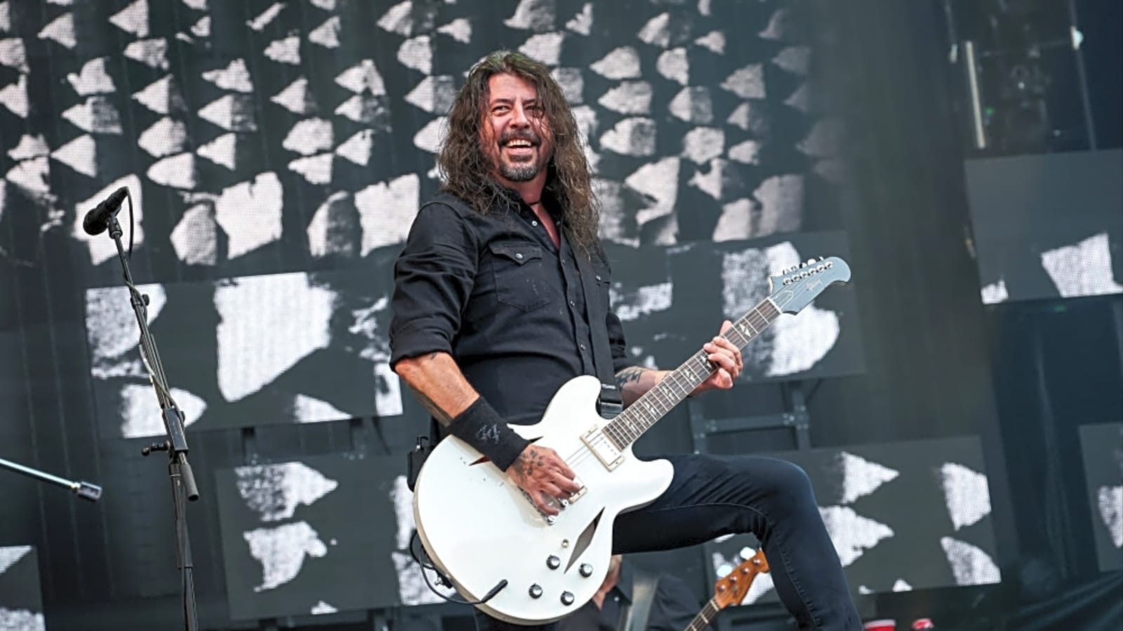 Dave Grohl makes a surprise appearance at Coachella