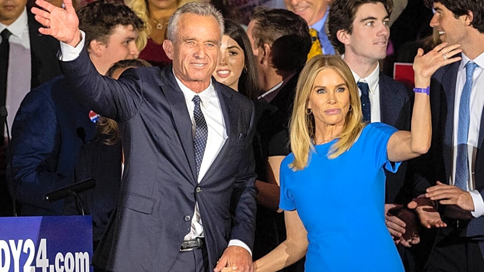 Cheryl Hines doesn’t see ‘any point’ trying to publicly explain husband’s sexting scandal