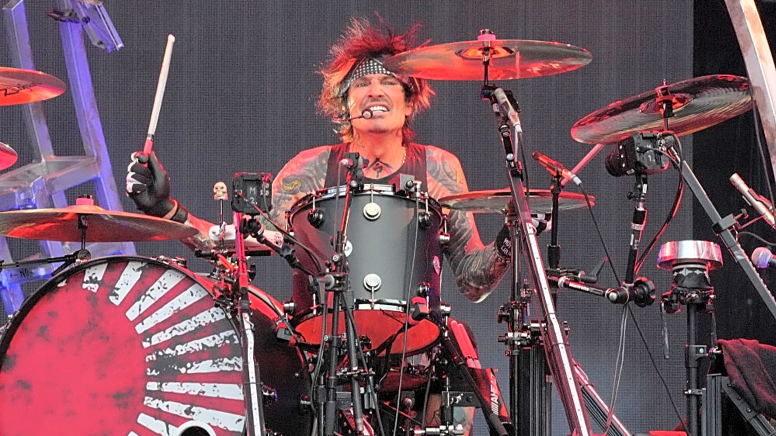 Motley Crue and Nikki Sixx injected Jack Daniels