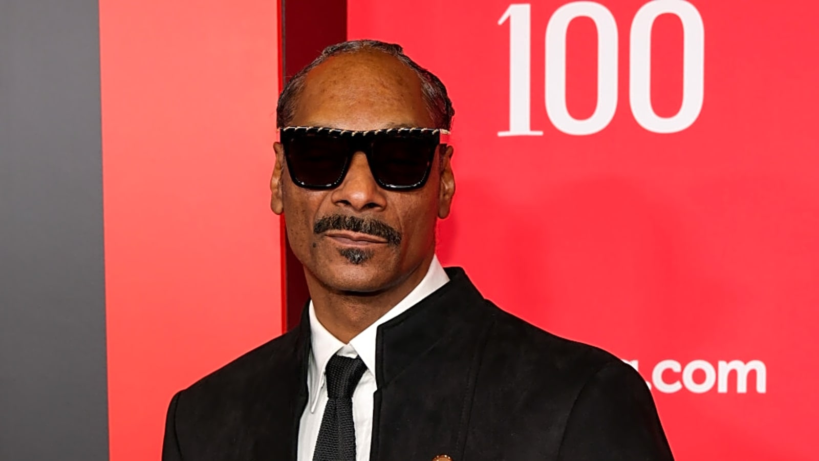 Snoop Dogg wants soccer stadium burger stand