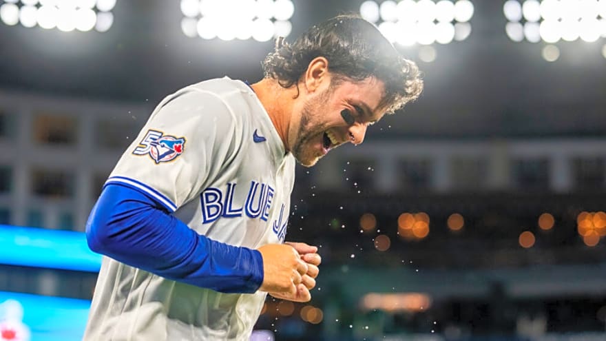 Ernie Clement Makes Jaw-Dropping Play One Might Not See Again This Season 