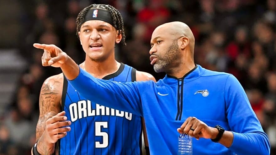 Magic HC Jamahl Mosley Caught on Camera With Priceless Reaction After Trying Smelling Salts