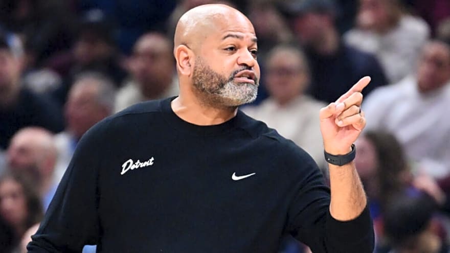 JB Bickerstaff Takes a Savage Shot at Official Ed Malloy Over Missed Call 