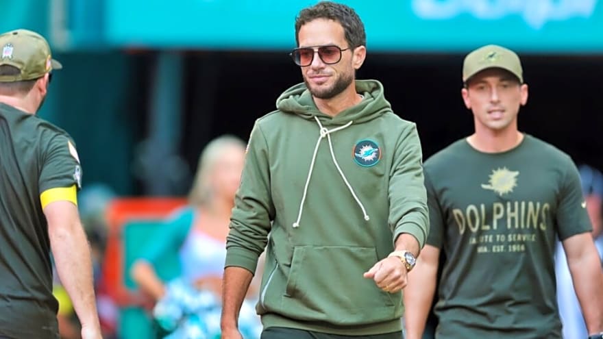 Mike McDaniel Makes Shocking Decision On Bills Head Coach Vacancy That No One Saw Coming