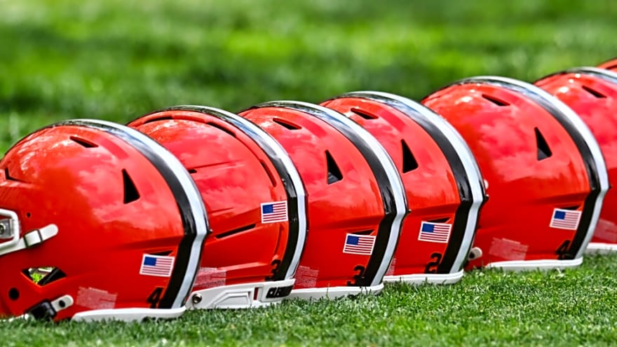 Ex-Cleveland Browns Star Running Back Announces Retirement Out Of Nowhere At 27 Years Old