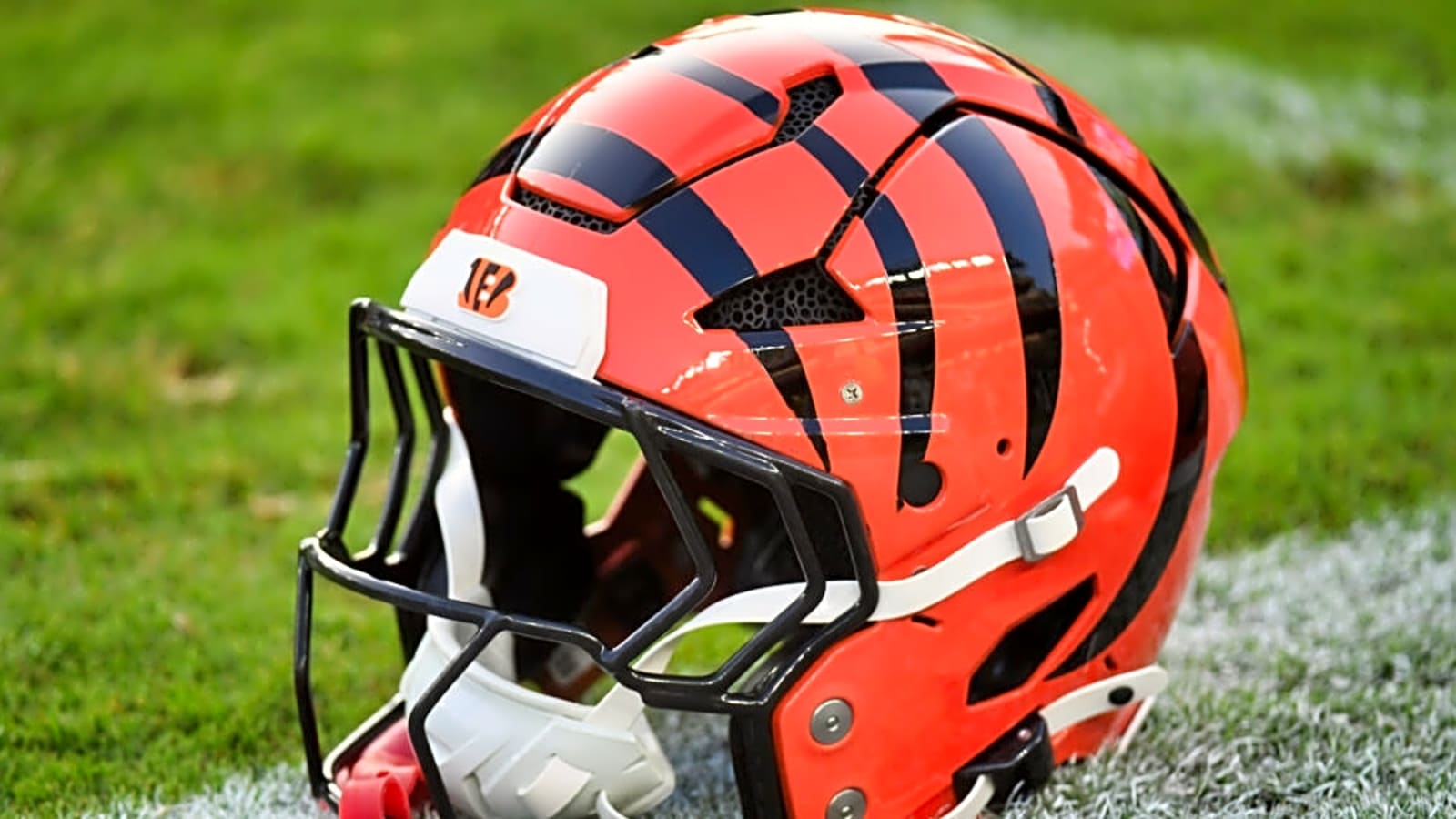 smith allure helmet matte sunburst MIPS Pack Size::4 Single Packs (24 Hooks) The helmet also includes Action_specs008:Med.Light JanSport Move Sling