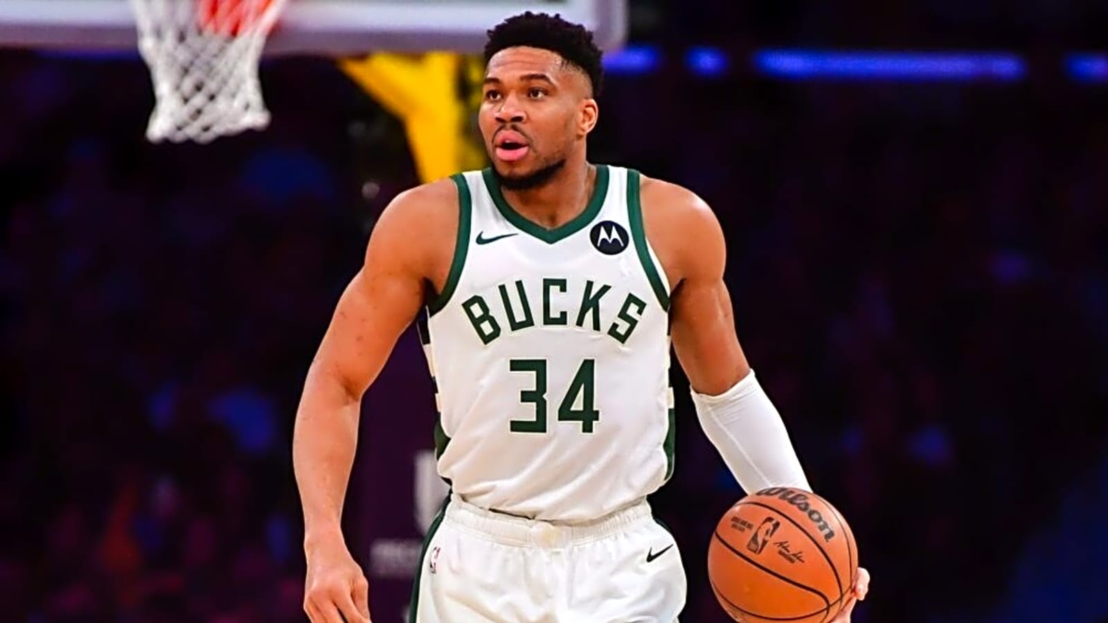 Houston Rockets Reportedly Including Superstar Center in Potential Giannis Antetokounmpo Trade Talks