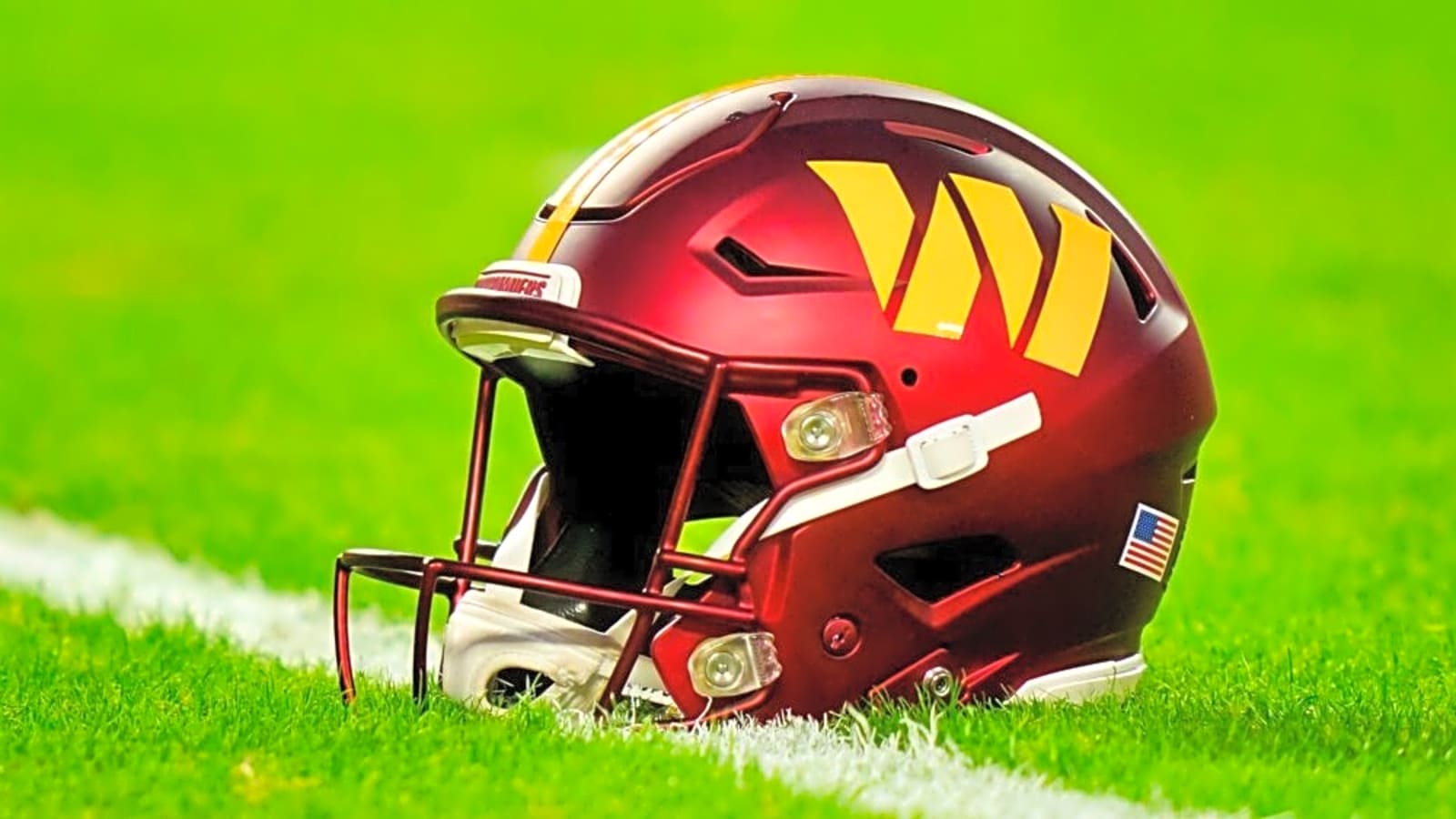 NFL Champion & Hall of Fame Quarterback Passes Away