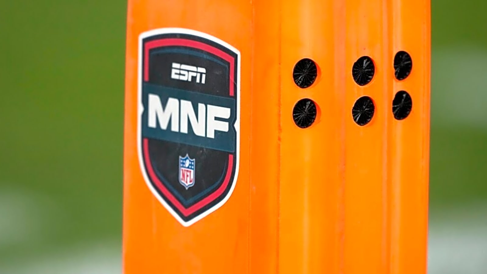 Beloved ESPN Star Has Tragically Died