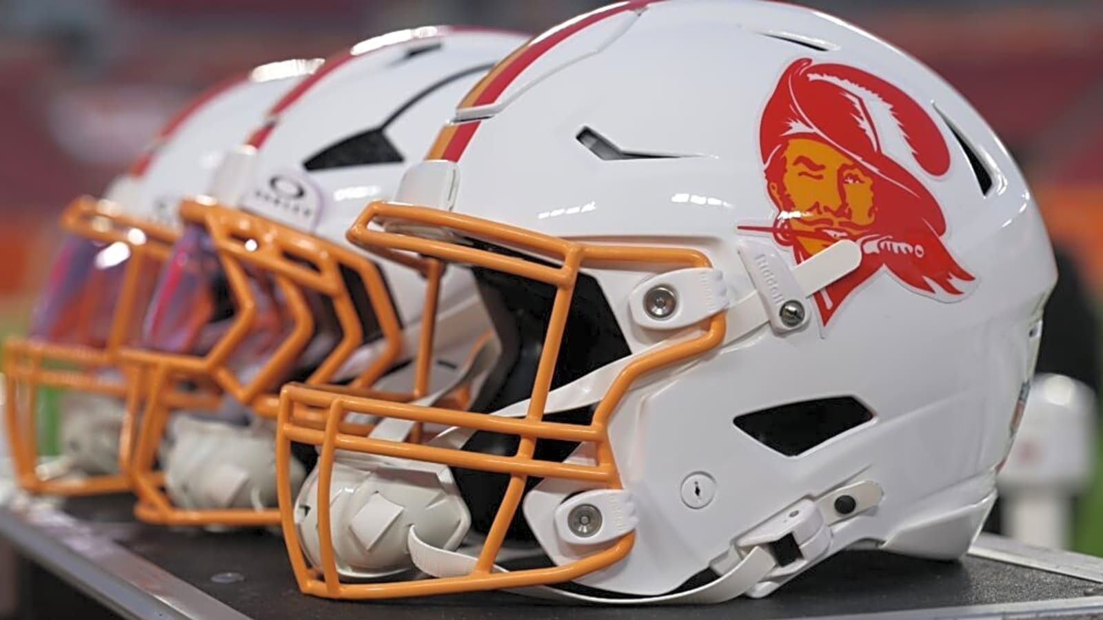 Former Tampa Bay Buccaneers Player Who Retired Early With Serious Health Concerns Has Tragically Died At 33