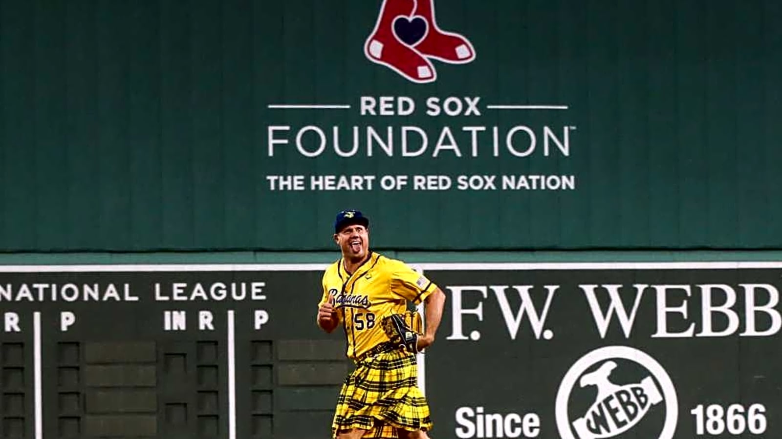 Former Red Sox World Series champ joins Savannah Bananas in Starkville