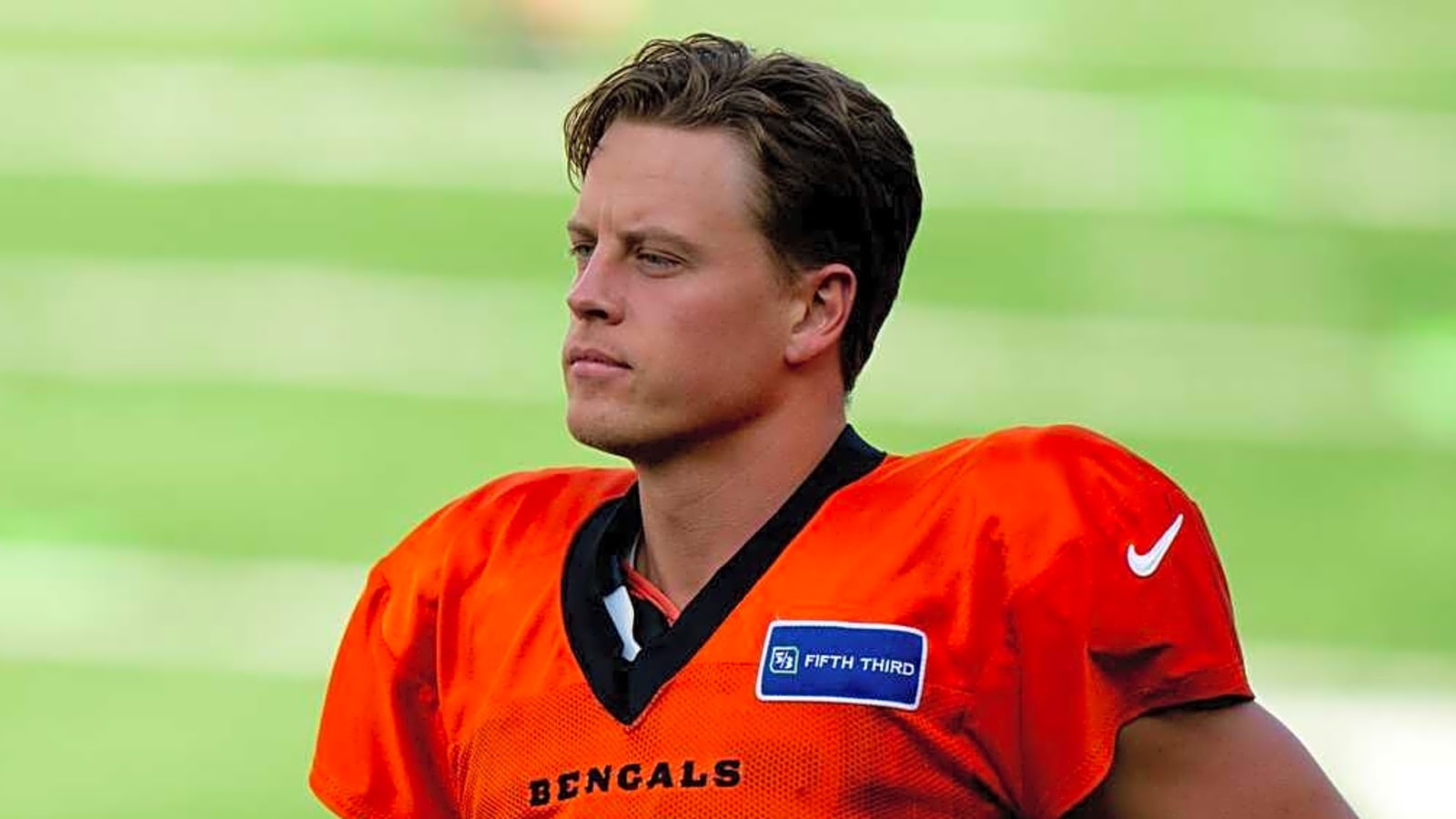 Burrow puts NFL on notice amid Hendrickson contract standoff