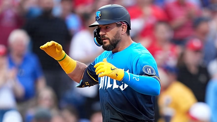 Kyle Schwarber shines as Phillies return to form