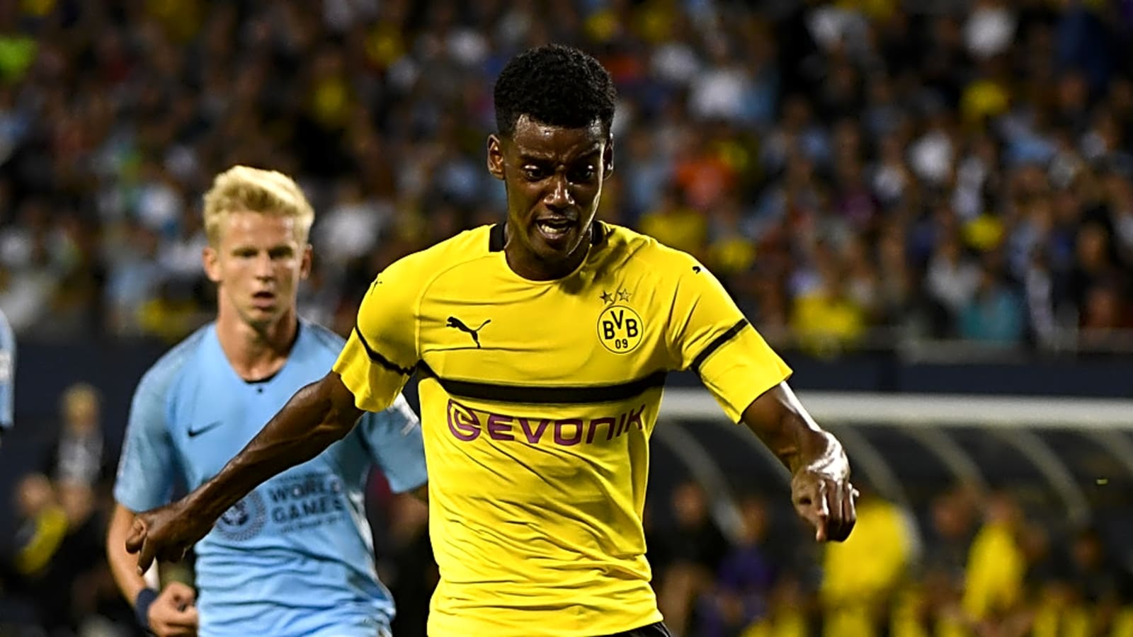 Newcastle steps up striker search amid Alexander Isak crisis