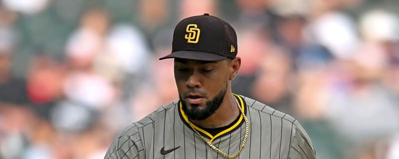 Braves building elite pitching staff with signing of Robert Suarez