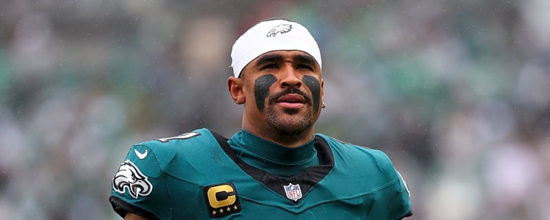 Chris Long again blasts Jalen Hurts amid Eagles' latest offensive woes
