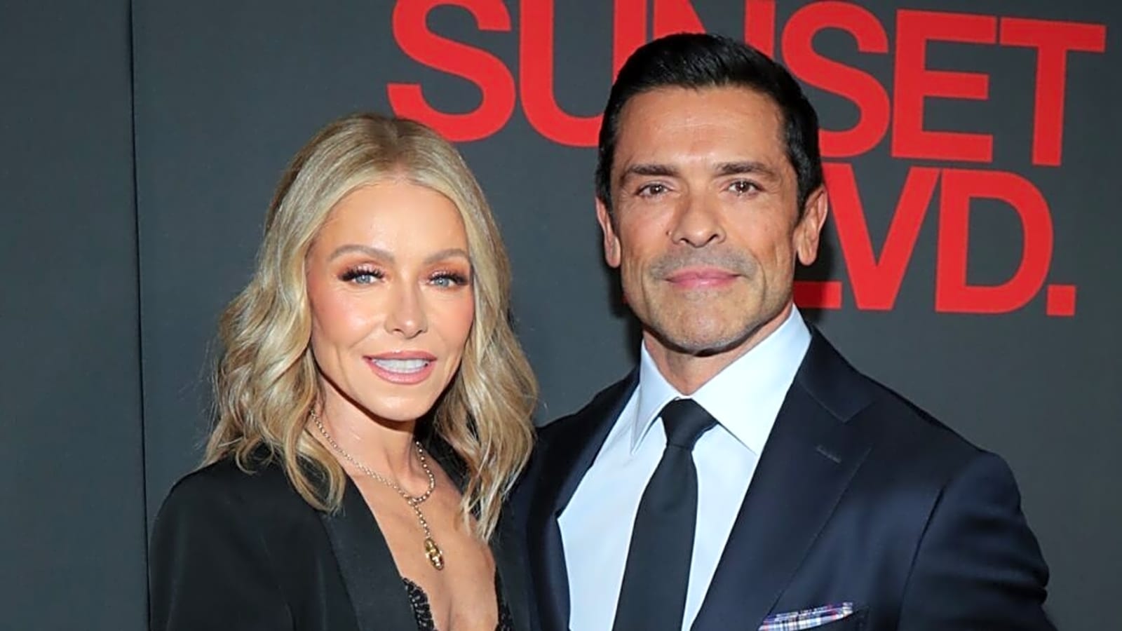 Kelly Ripa Gets Very Candid About Sex Life With Mark Consuelos