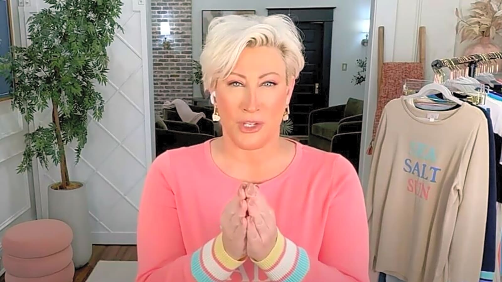 QVC’s Kim Gravel on Being Authentic, Unforgettable Viewer Reactions & More