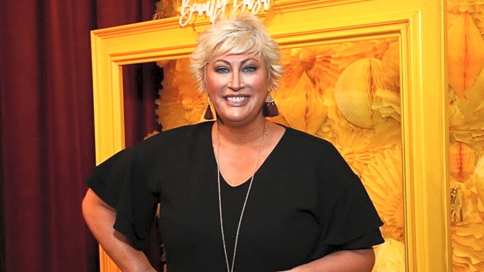 Kim Gravel Wins Prestigious QVC Award – Candace Cameron Bure & More React