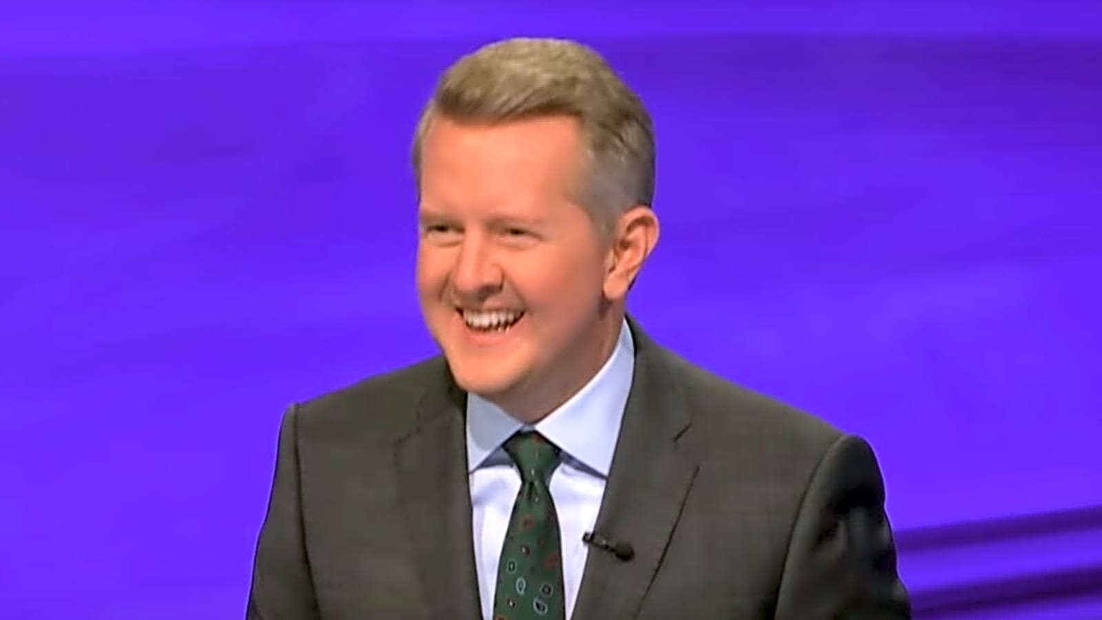 Watch Ken Jennings Make a Dirty Joke in ‘Jeopardy!’ Season 41 Blooper Reel