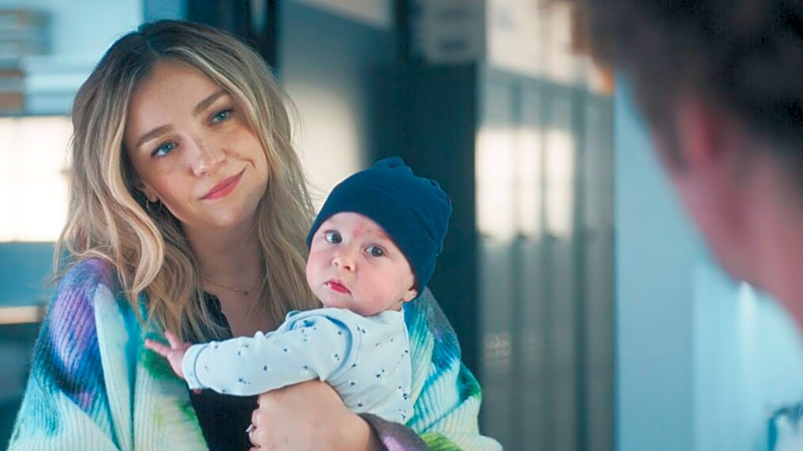 ‘The Bear’: Abby Elliott on Natalie’s Season 4 Struggle to Find Balance Between Work & Home Life