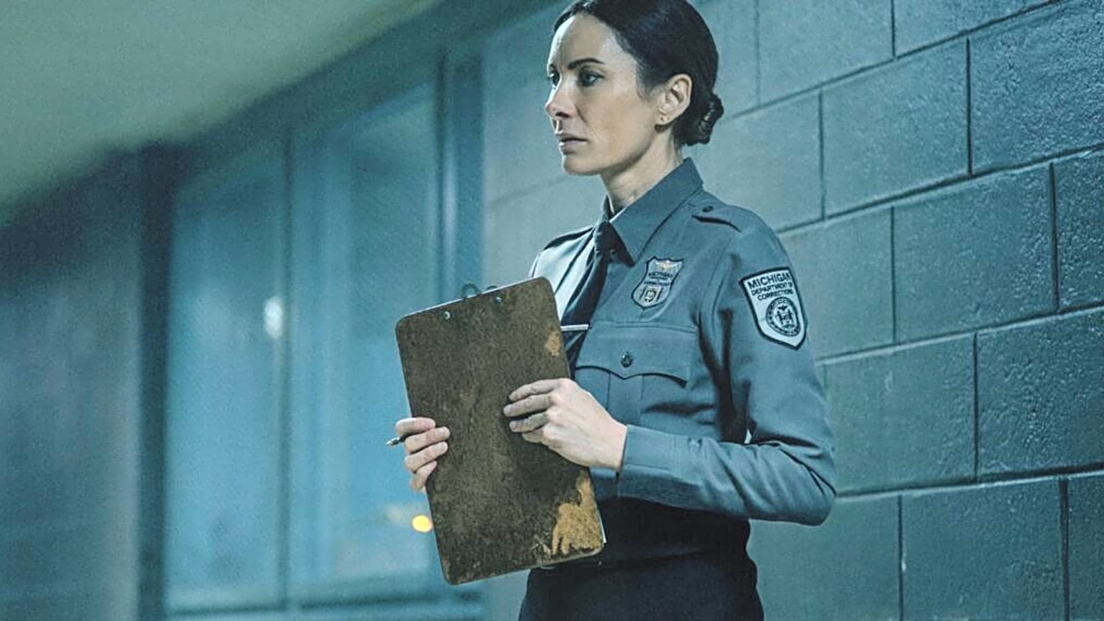 ‘Mayor of Kingstown’: Laura Benanti on Why Prison Shooting Scene Was ‘Terrifying’ to Film