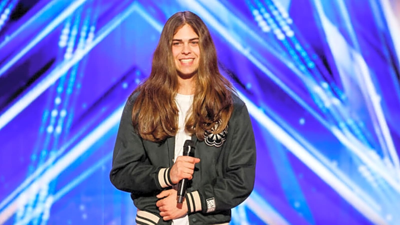 ‘AGT’: Jourdan Blue Teases First Live Show & Reveals What He Learned From Being on ‘American Idol’