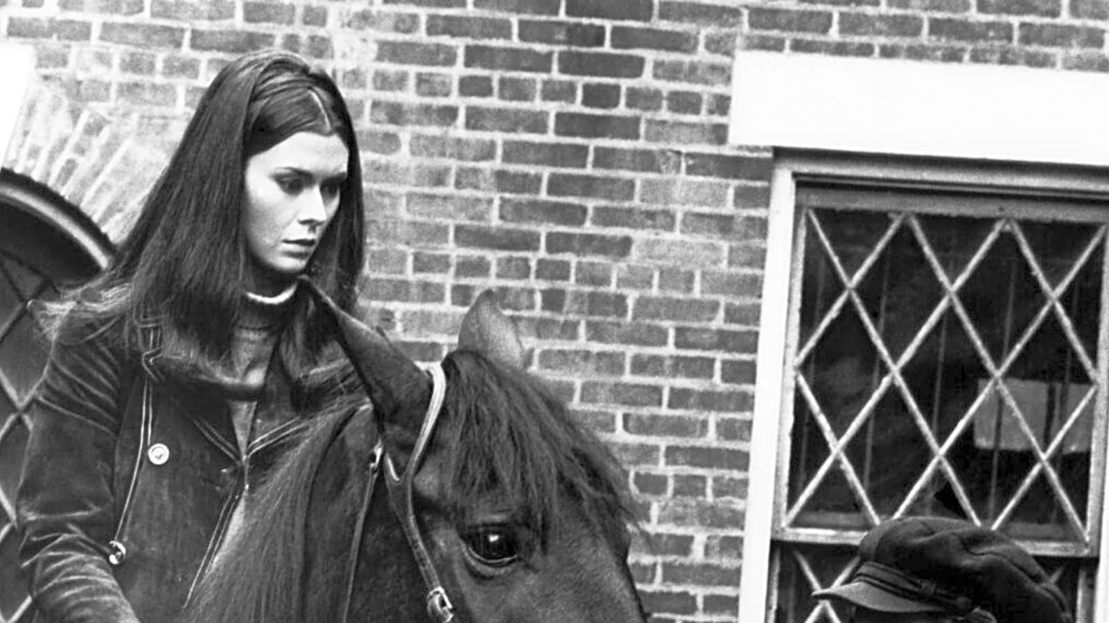 Do You Remember When Kate Jackson Played a Ghost on ‘Dark Shadows’?