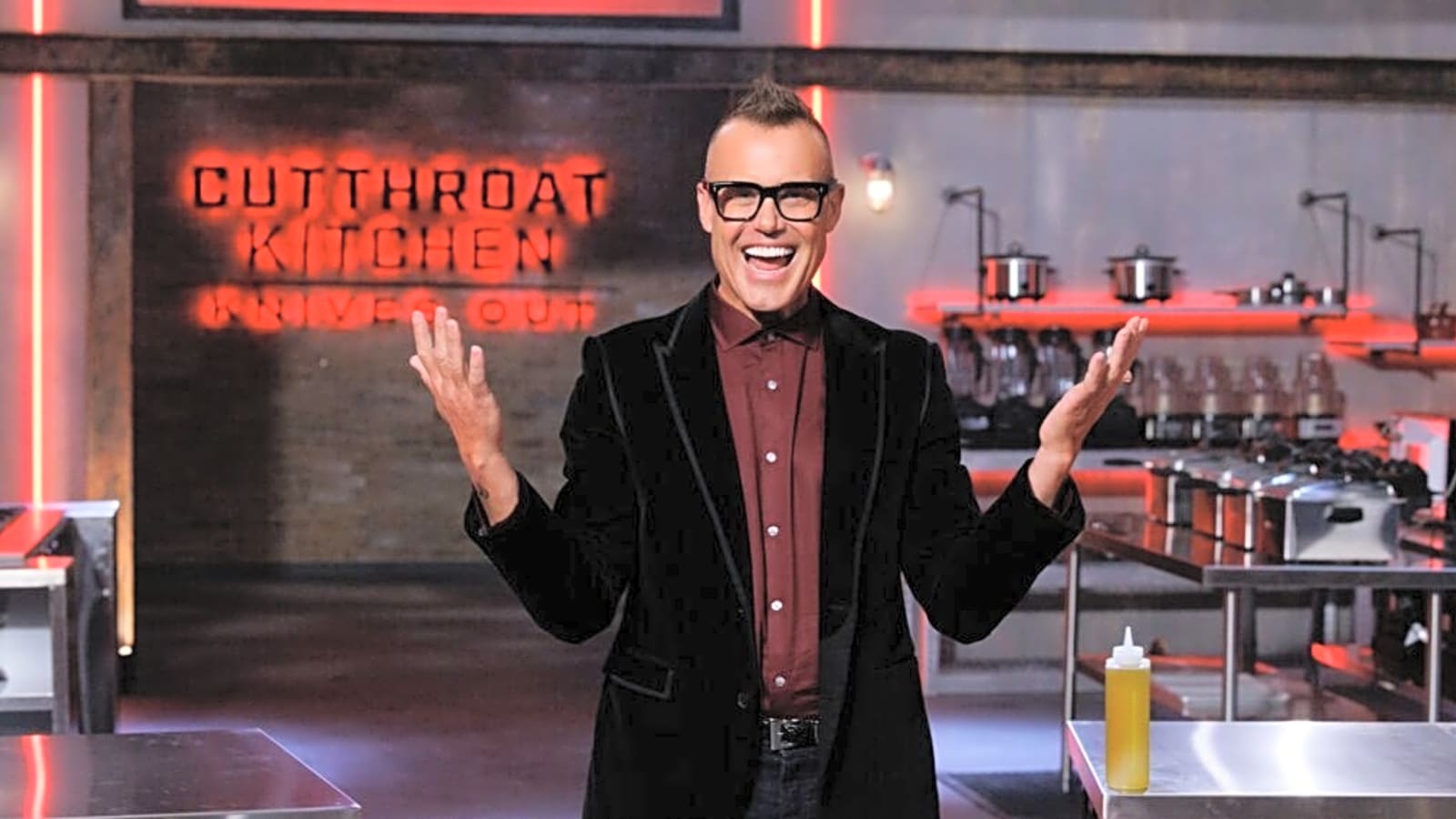 ‘Cutthroat Kitchen: Knives Out’ Host Brian Malarkey on Sabotages & Breaking Fourth Wall