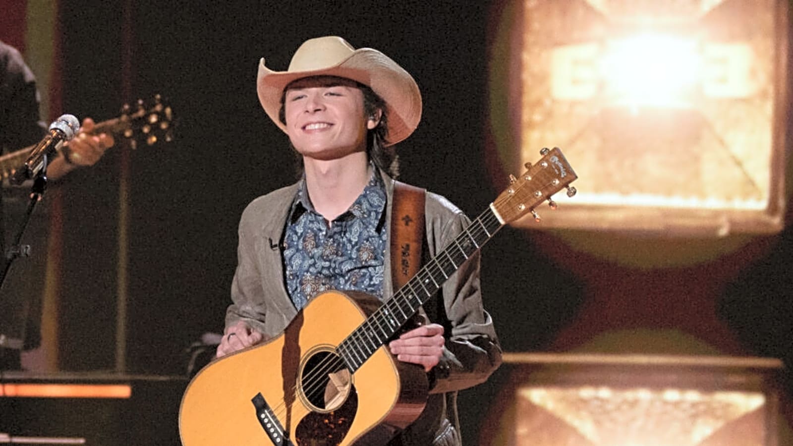 ‘American Idol’s John Foster Takes Off His Cowboy Hat to Celebrate Making Top 8 With His Girlfriend