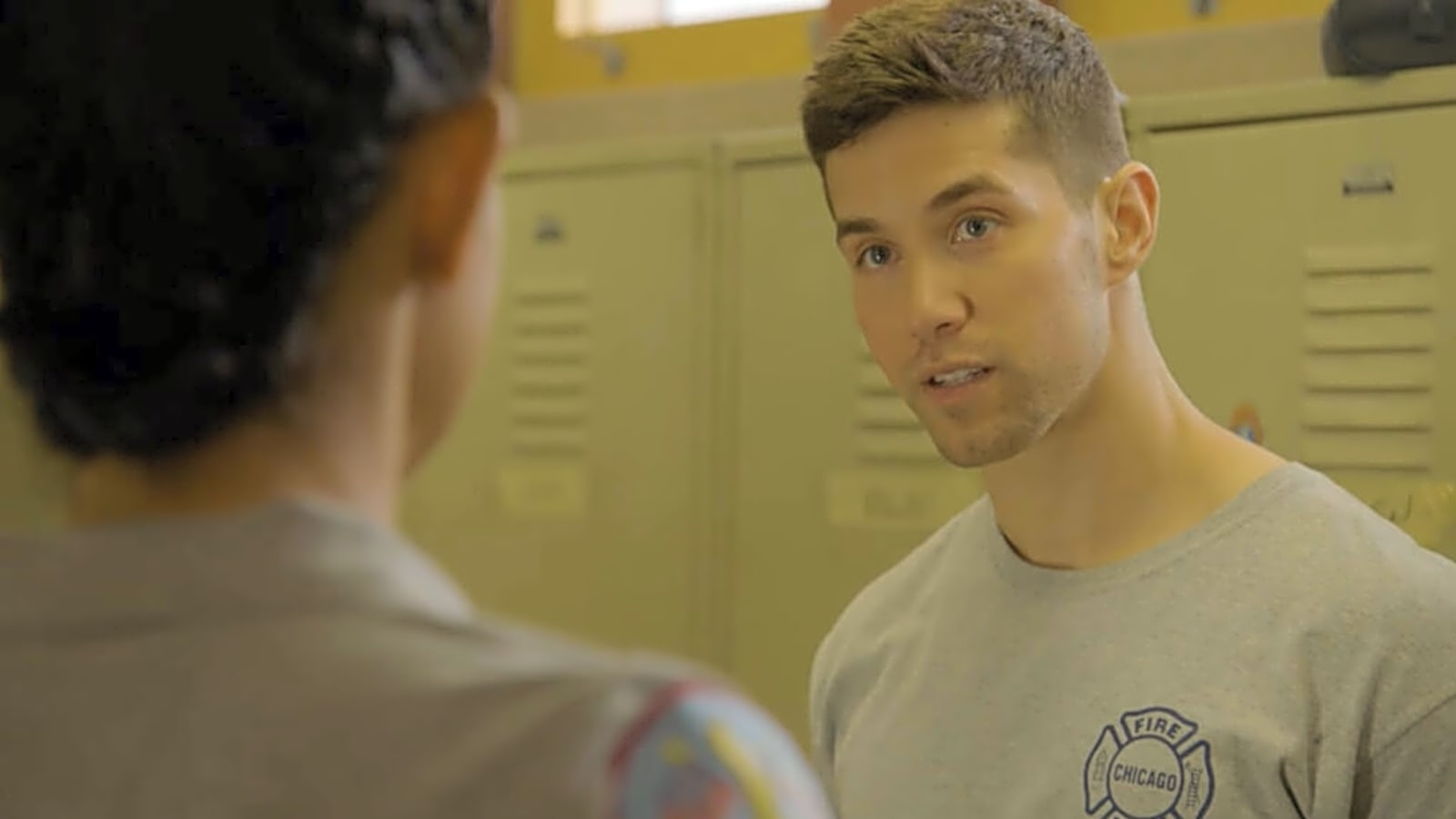 ‘Chicago Fire’ First Look: Miranda Rae Mayo & Brandon Larracuente Introduce 51’s Newest Firefighter (Video)