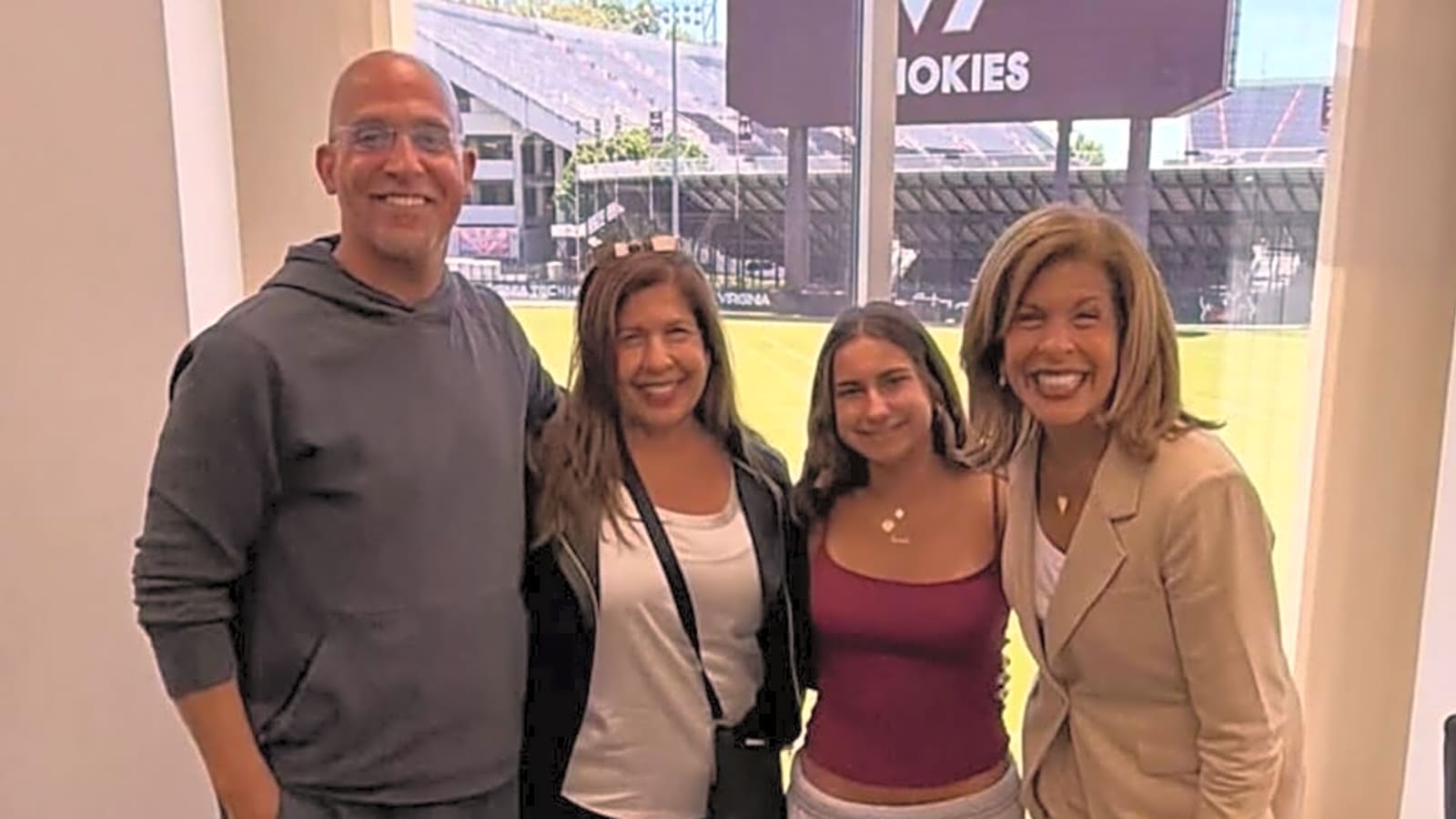 ‘Today’s Hoda Kotb Makes Emotional Trip With Her Sister & Niece