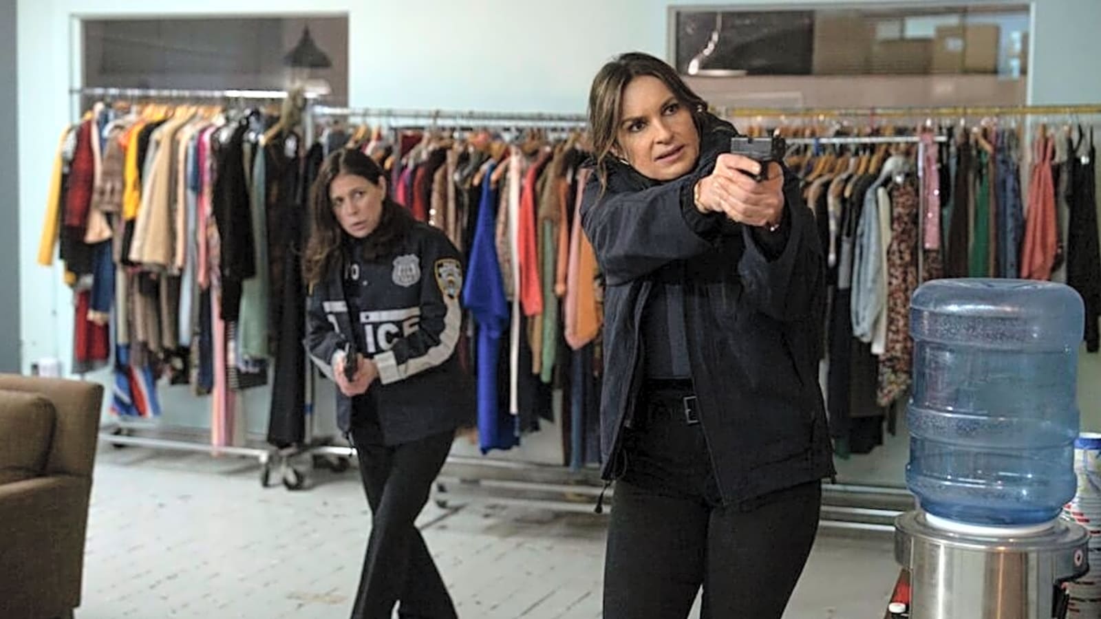 ‘Law & Order’ and ‘SVU’ Crossover Promo Teases Stabler Helping Benson (Video)