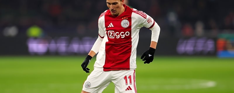 'That won’t help' – Explosive attacker warned off Liverpool move amid unfavourable comparison