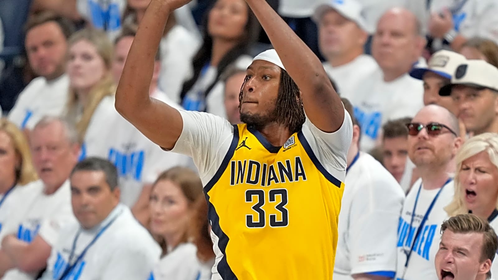 Hawks among teams eyeing Pacers center