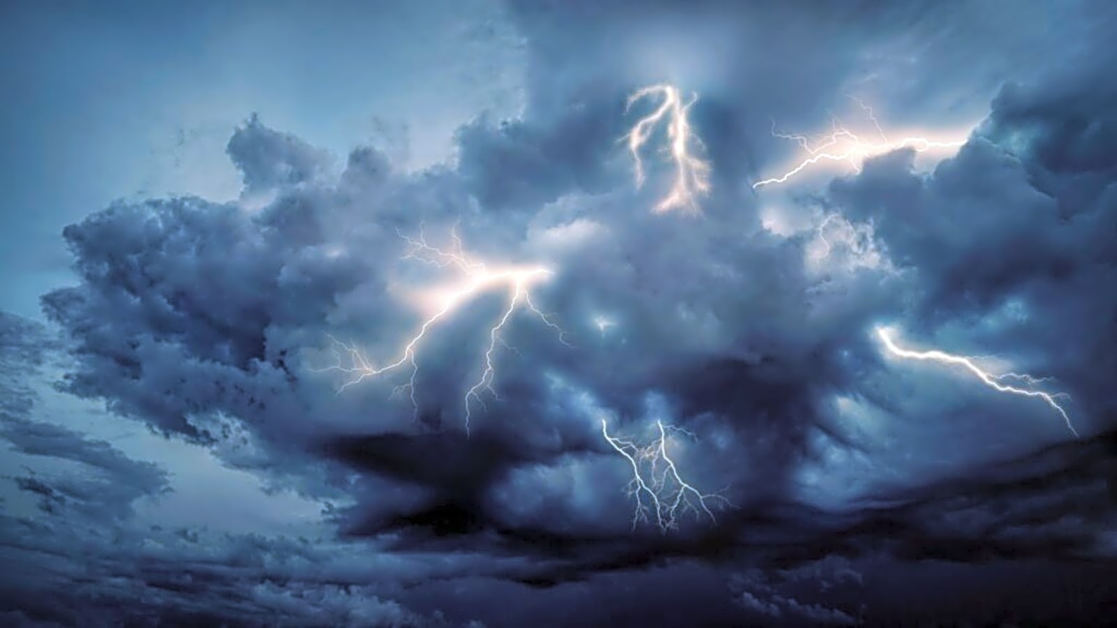 2 U.S. States in Path of Severe Storms Packing 60 MPH Winds | Yardbarker