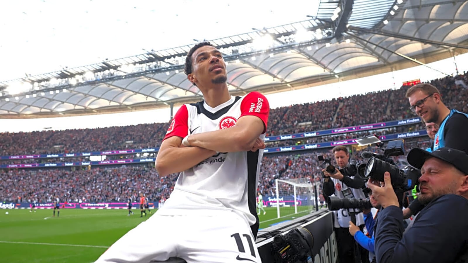 Hugo Ekitike’s style of play compared to Kylian Mbappé as Manchester United continue transfer chase